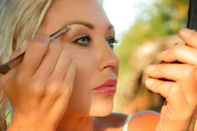 Eyebrow Lifting